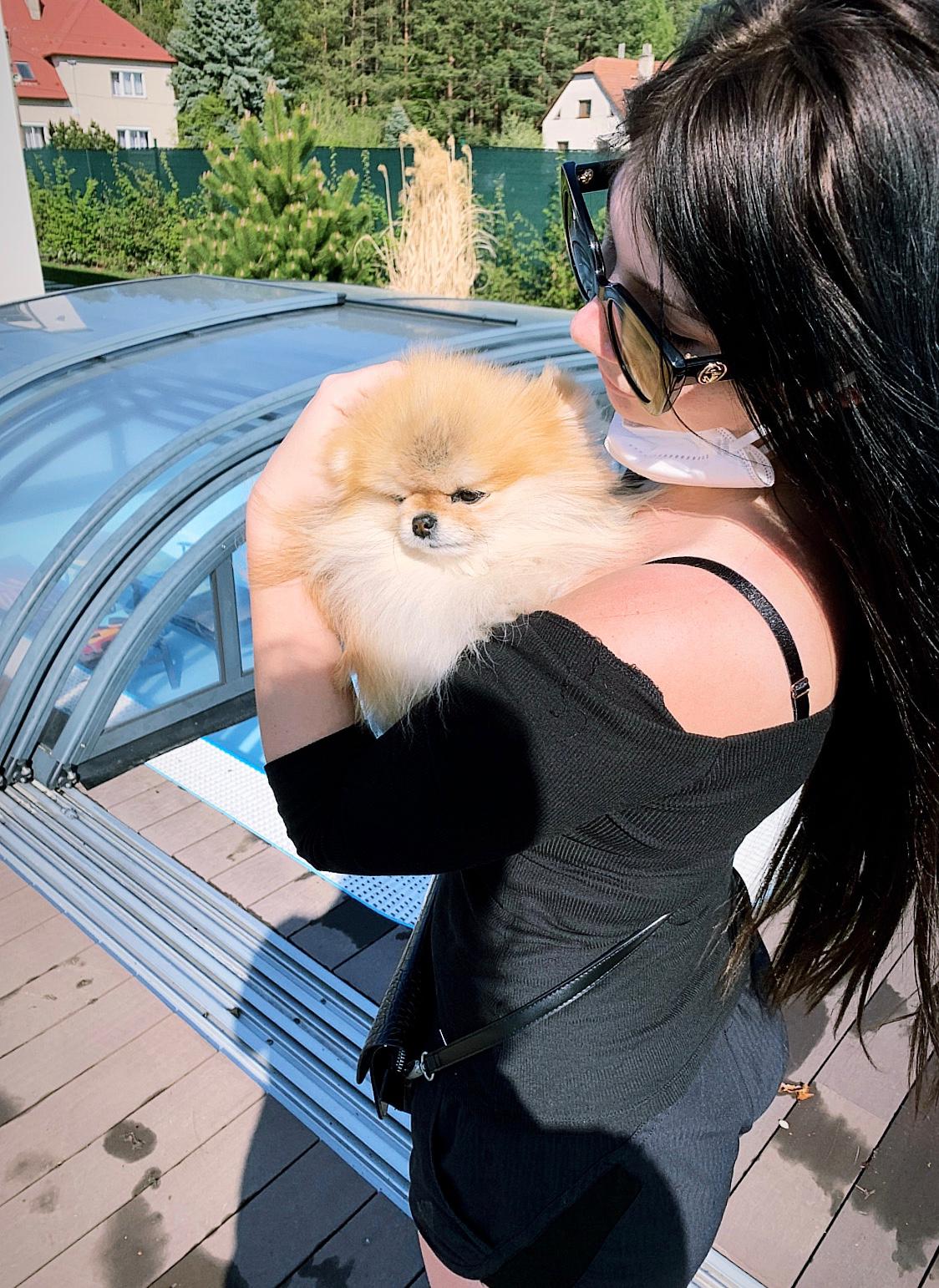 Vivienne : “Have a nice Sunday Janet !”